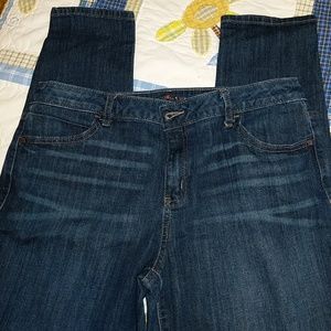 Simply Vera Vera Wang dark wash skinny jeans